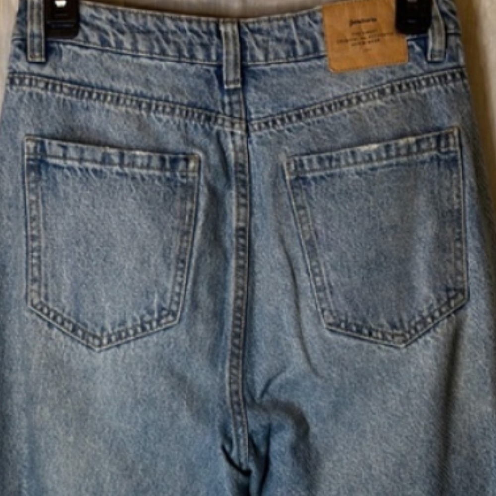 Stradivarius Women's Mom Jeans Blue Denim Distressed Button Fly Women Size 4